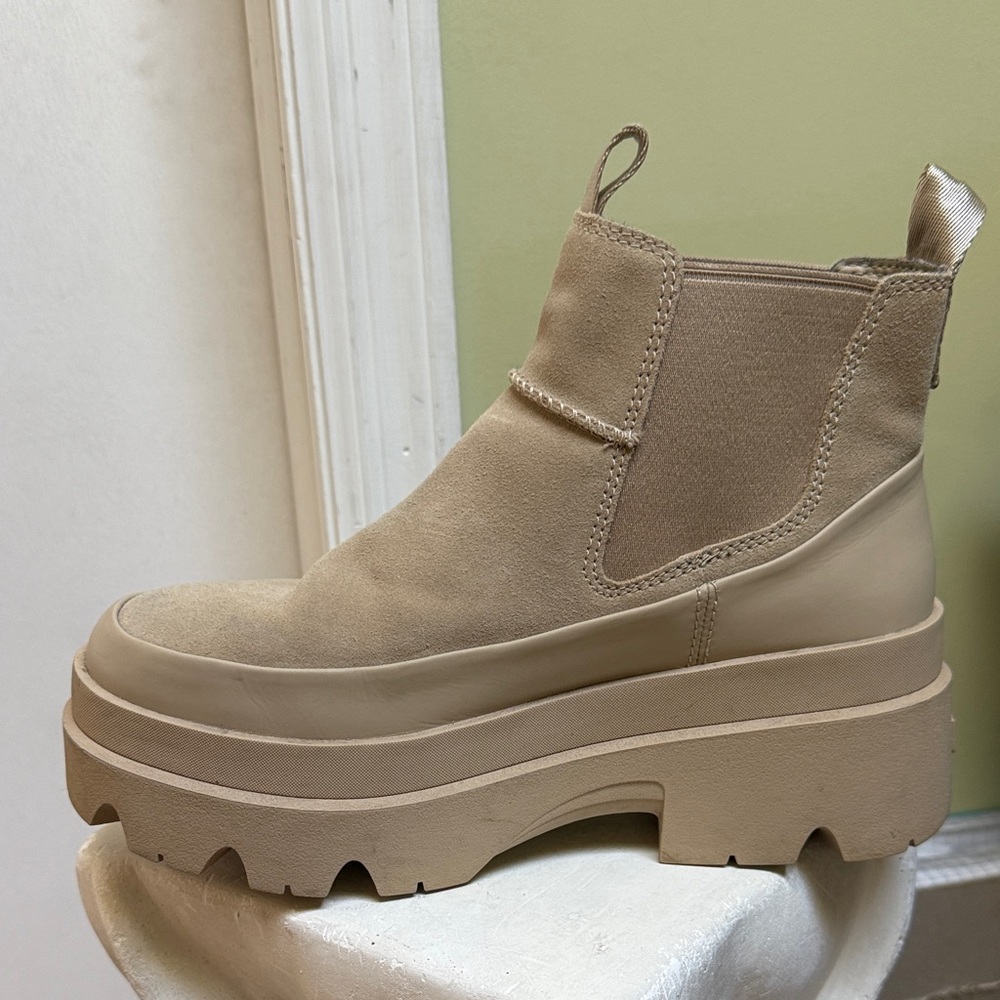 UGG Brisbane Chelsea Waterproof Suede Boots Mustard seed beige s:8 w H6N2
